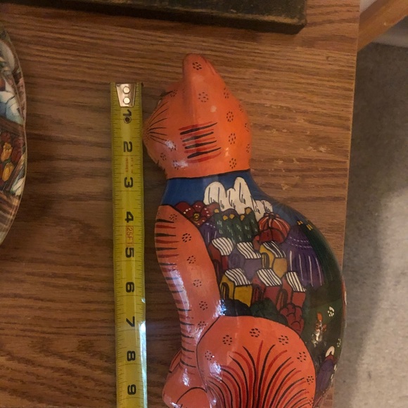 Mexican Folk Art Clay Cat w/Painted Scene on back - Picture 8 of 8